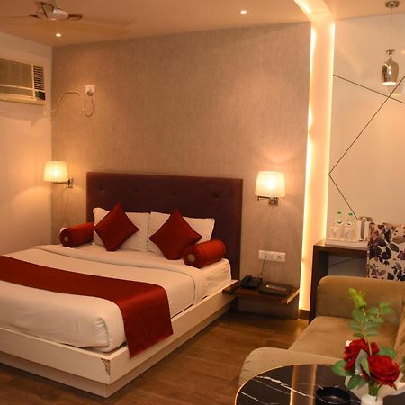 Hotel Gurveer Royal Lucknow Exterior photo