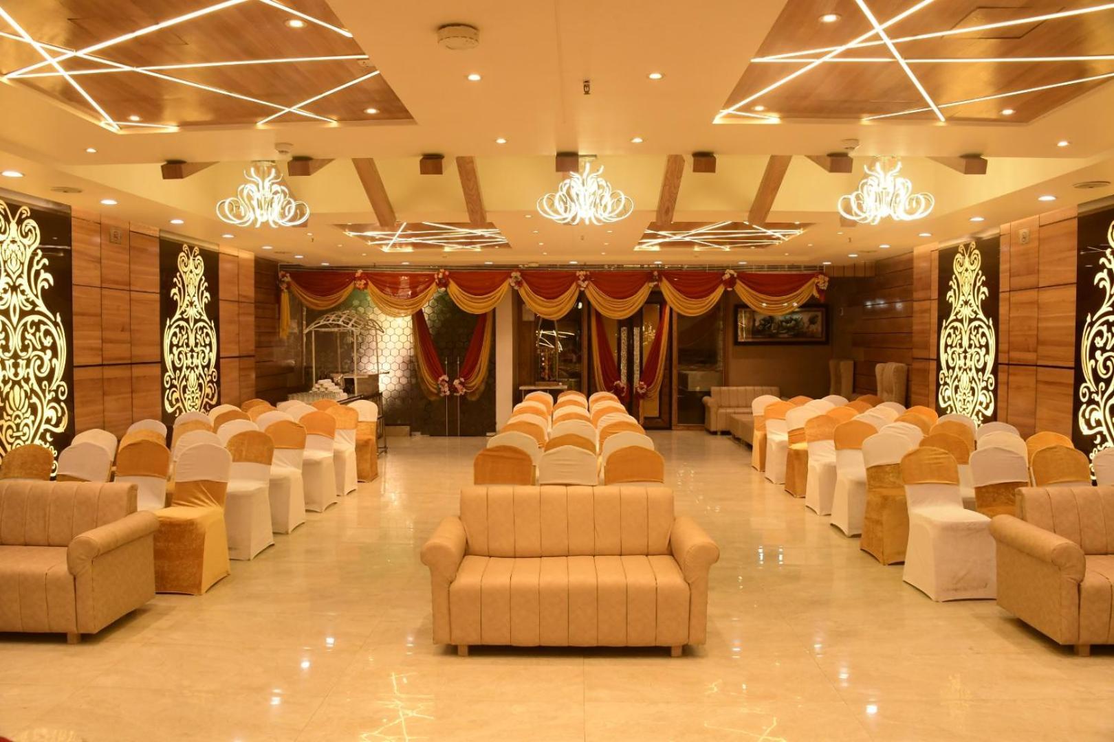 Hotel Gurveer Royal Lucknow Exterior photo