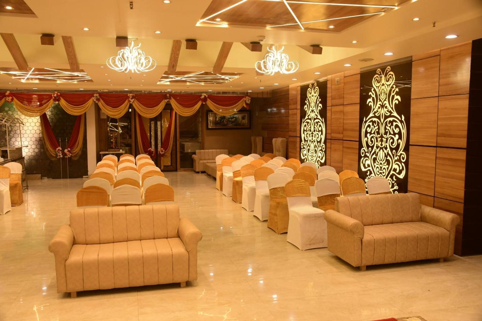 Hotel Gurveer Royal Lucknow Exterior photo
