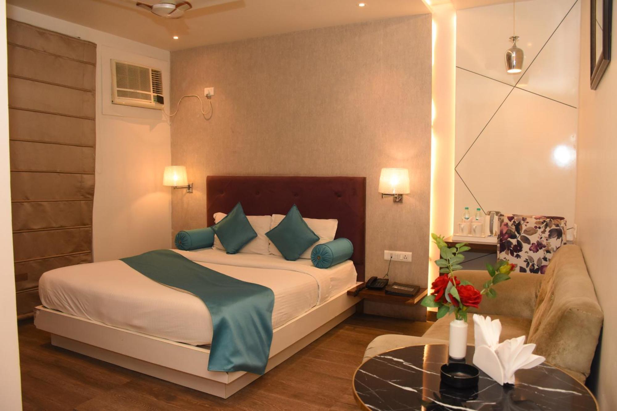 Hotel Gurveer Royal Lucknow Exterior photo