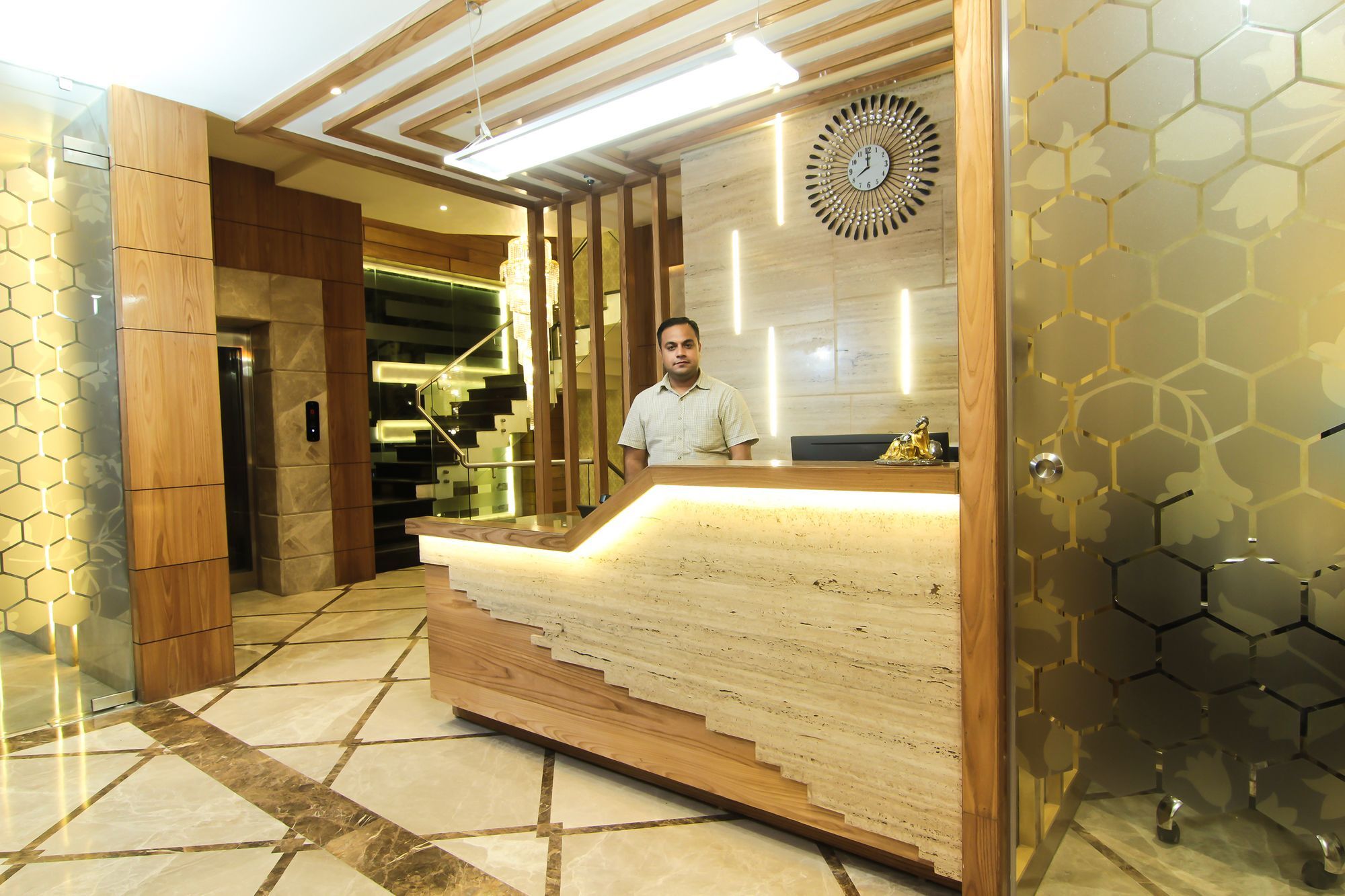 Hotel Gurveer Royal Lucknow Exterior photo